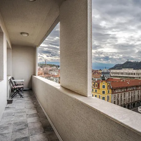 Center 2br W/ Free Parking & Terrace Apartment Plovdiv