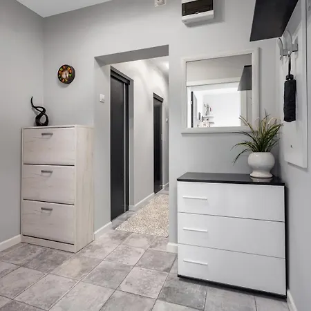 Appartement Center 2br W/ Free Parking & Terrace *