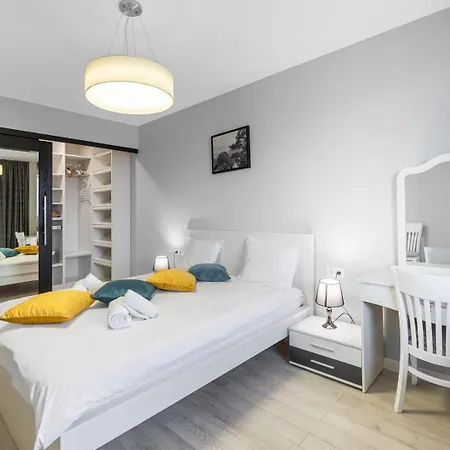 Center 2br W/ Free Parking & Terrace * Plovdiv