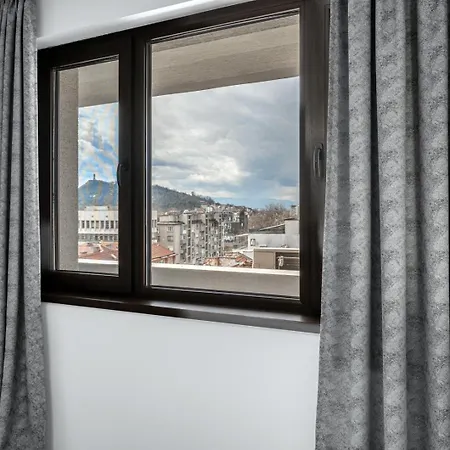 Center 2br W/ Free Parking & Terrace Plovdiv