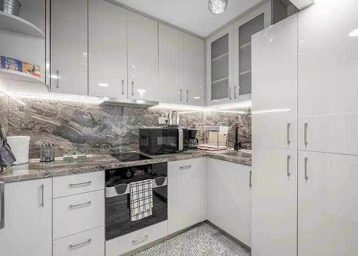 Center 2br W/ Free Parking & Terrace プロヴディフ