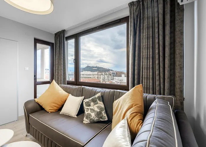 アパート Center 2br W/ Free Parking & Terrace プロヴディフ