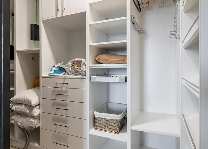 アパート Center 2br W/ Free Parking & Terrace プロヴディフ